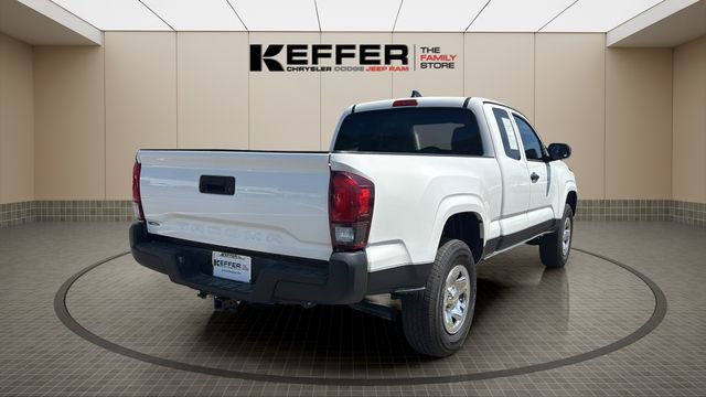 Used 2021 Toyota Tacoma SR RWD image 5