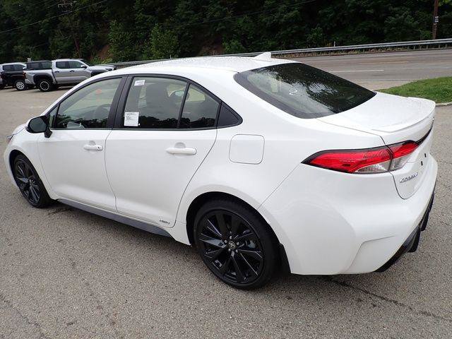 Certified 2026 Toyota Corolla SE w/ SE Premium Package AWD/4WD image 6