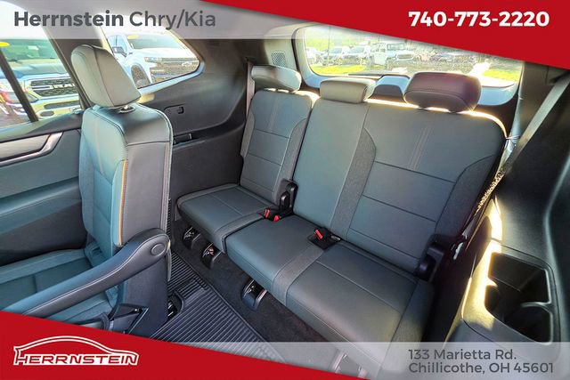Used 2026 GMC Acadia AT4 w/ LPO, Floor Liner Package AWD/4WD image 25