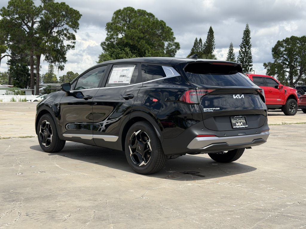 New 2027 Kia Sportage EX FWD image 6