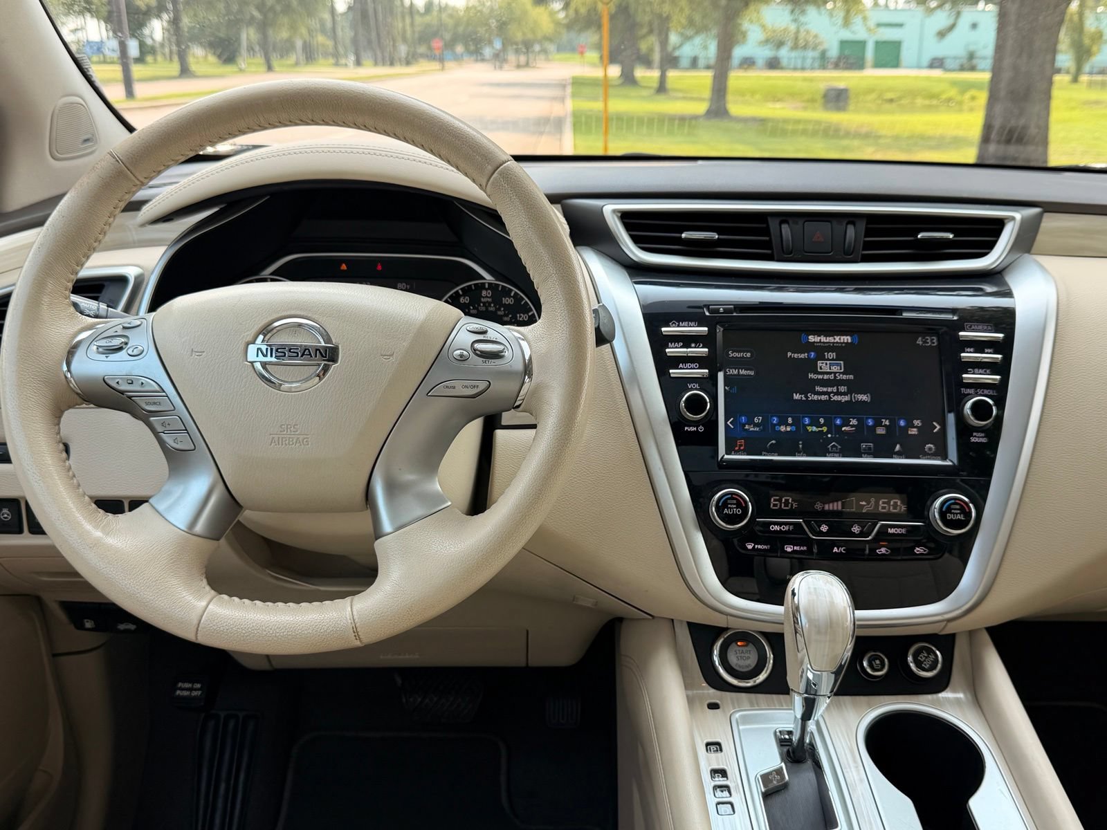 Used 2017 Nissan Murano Platinum w/ Platinum Technology Package FWD image 3