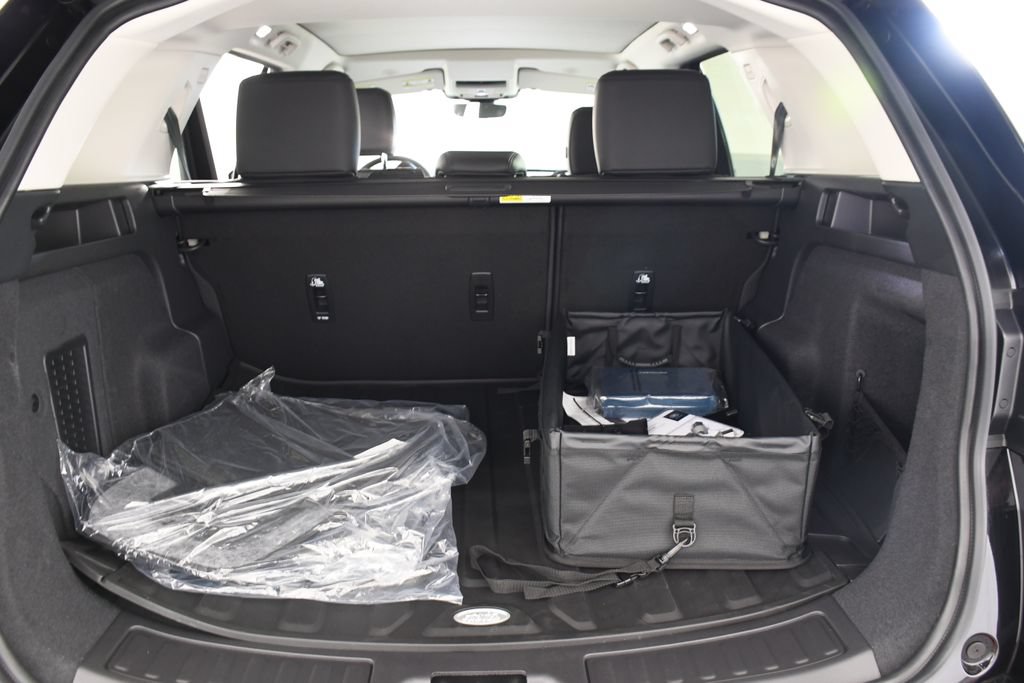 Certified 2025 Land Rover Discovery Sport S AWD/4WD image 24