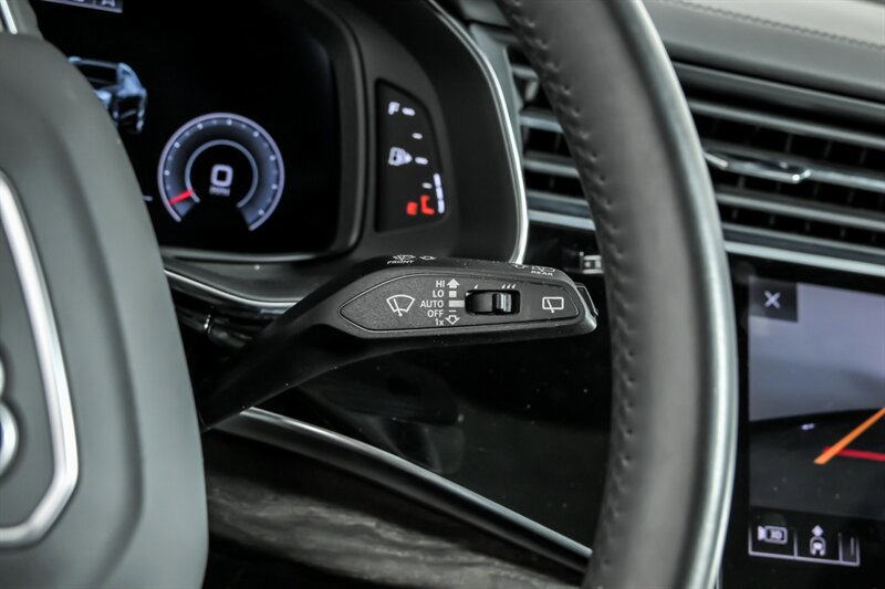 Used 2020 Audi Q8 Prestige AWD/4WD image 27