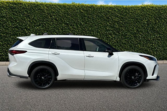 Used 2023 Toyota Highlander XSE AWD/4WD image 3