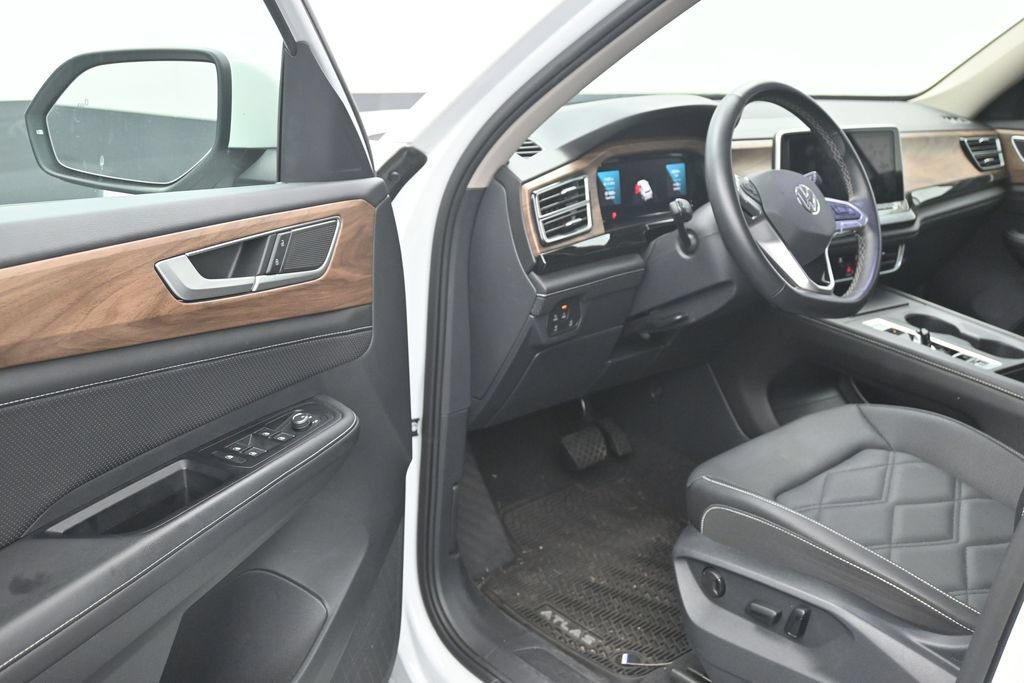 Used 2025 Volkswagen Atlas SE FWD image 10