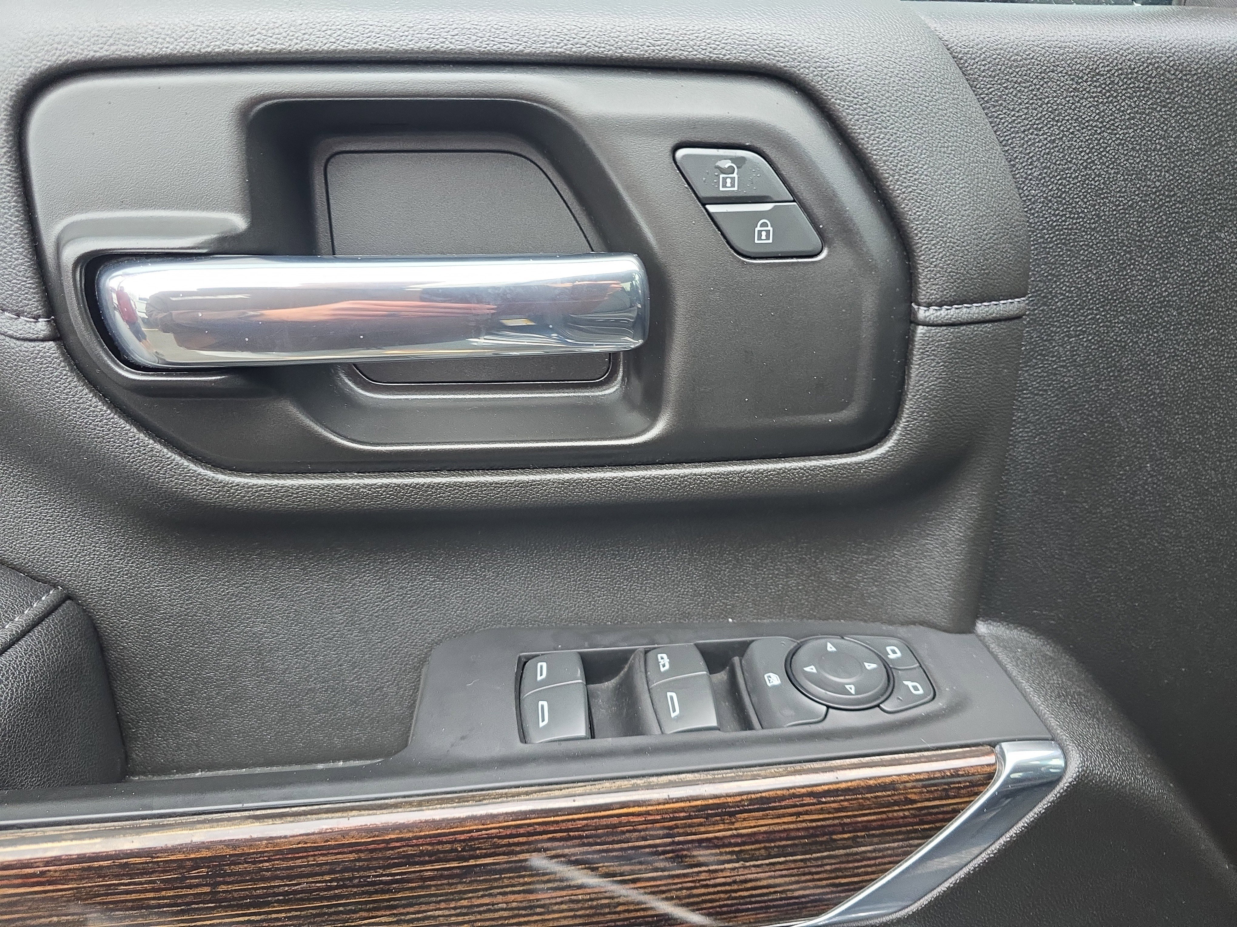 Used 2022 GMC Sierra 2500 SLE w/ SLE Value Package; image 18