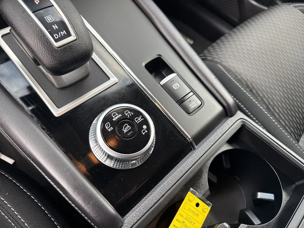 Used 2024 Mitsubishi Outlander ES image 28