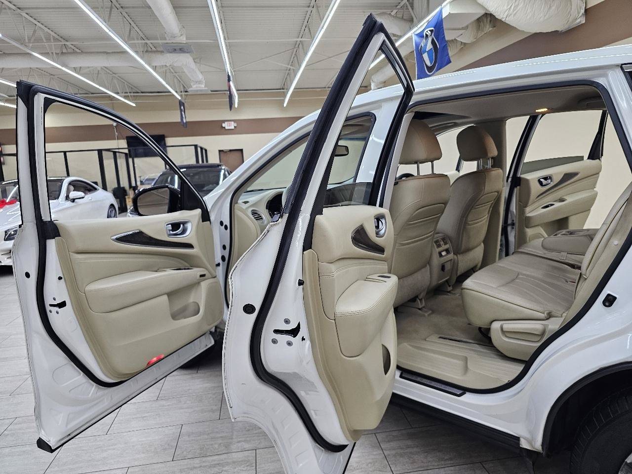Used 2014 INFINITI QX60 FWD w/ Premium Plus Package image 16