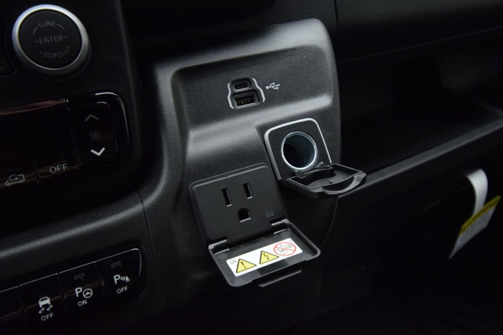 New 2026 RAM ProMaster 2500 w/ Crew Van Package image 23