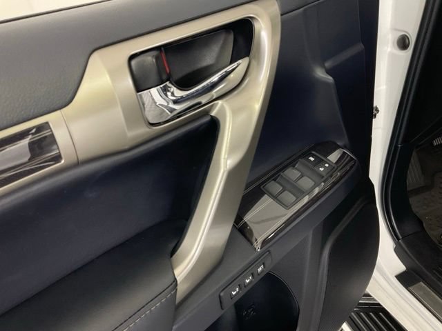 Used 2021 Lexus GX 460 Premium w/ Accessory Package AWD/4WD image 26