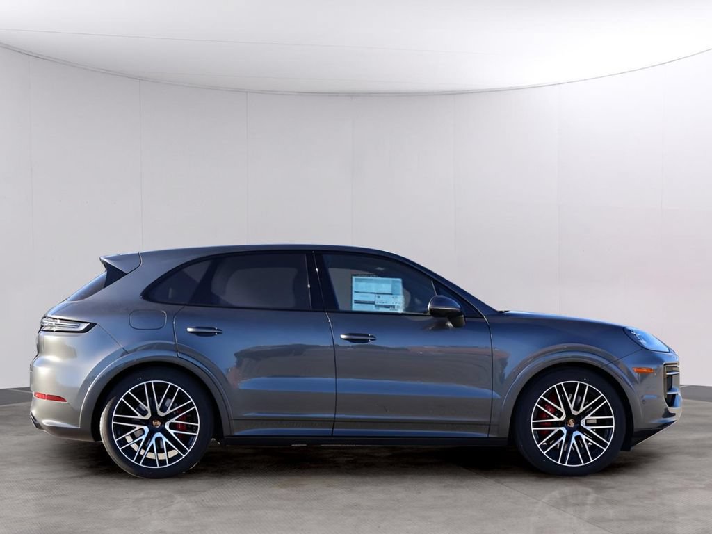 New 2026 Porsche Cayenne GTS AWD/4WD image 9