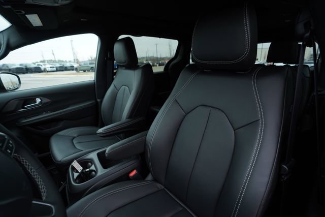 New 2026 Chrysler Pacifica Select FWD image 35