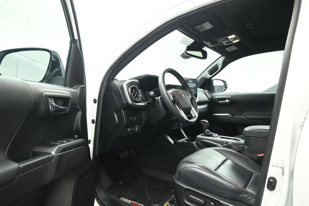 Used 2022 Toyota Tacoma TRD Pro AWD/4WD image 7