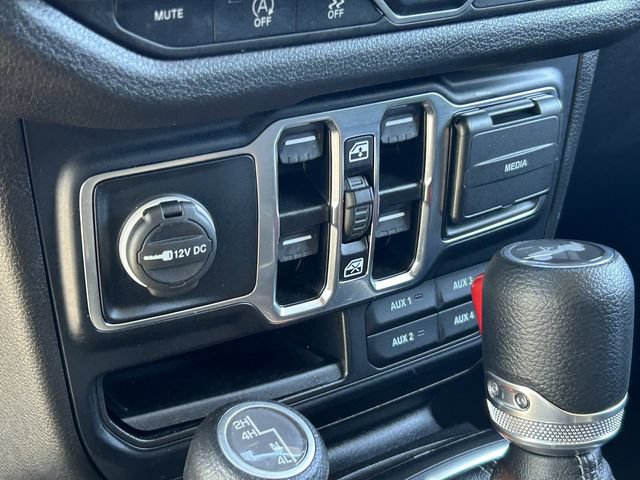 Used 2024 Jeep Wrangler Unlimited Sport AWD/4WD image 23