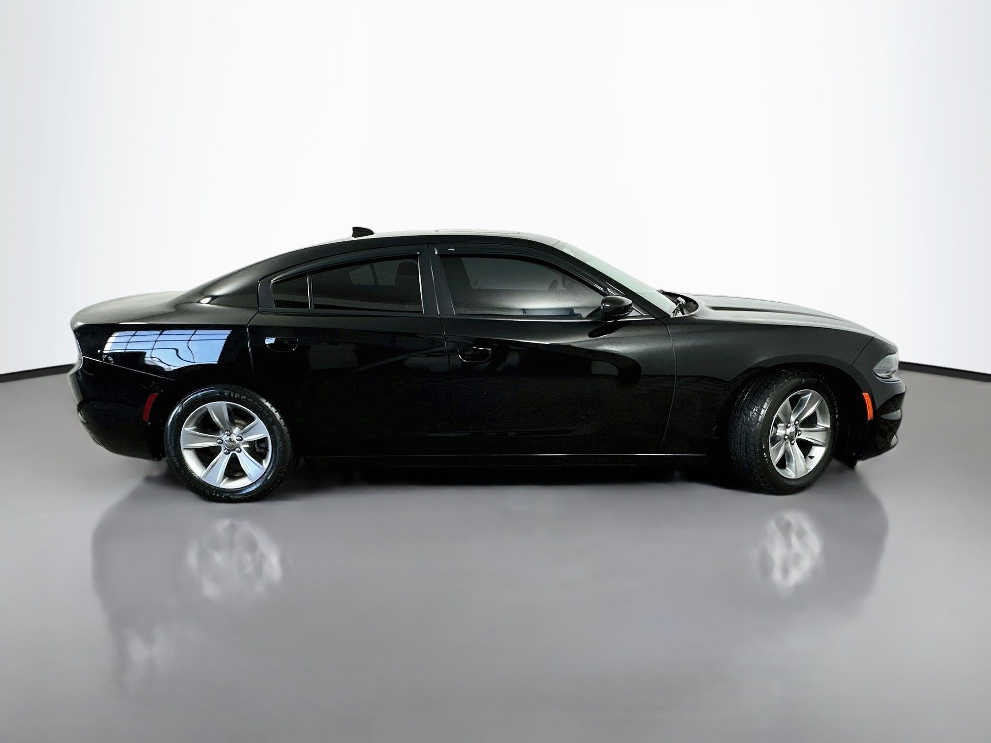 Used 2018 Dodge Charger SXT Plus w/ Driver Convenience Group RWD image 8