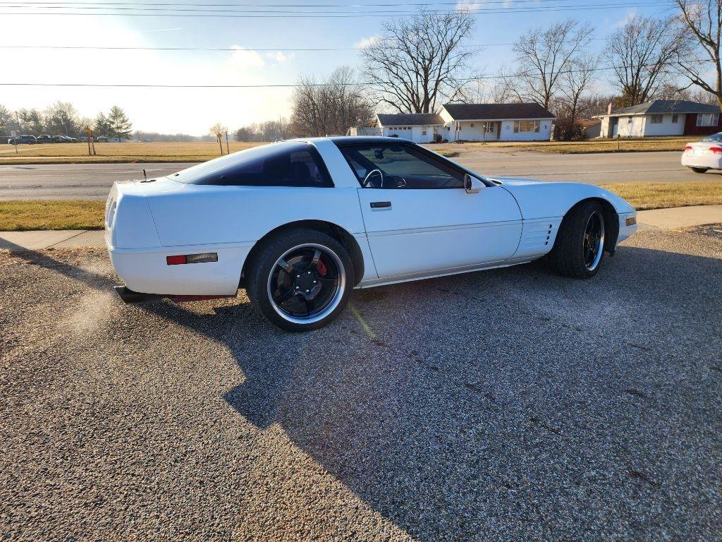 Used 1994 Chevrolet Corvette Coupe RWD image 4