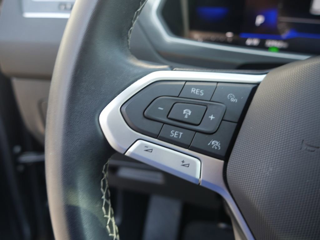 Used 2023 Volkswagen Tiguan SE w/ Panoramic Sunroof Package AWD/4WD image 39