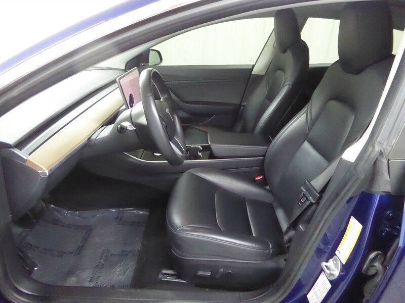Used 2018 Tesla Model 3 image 19