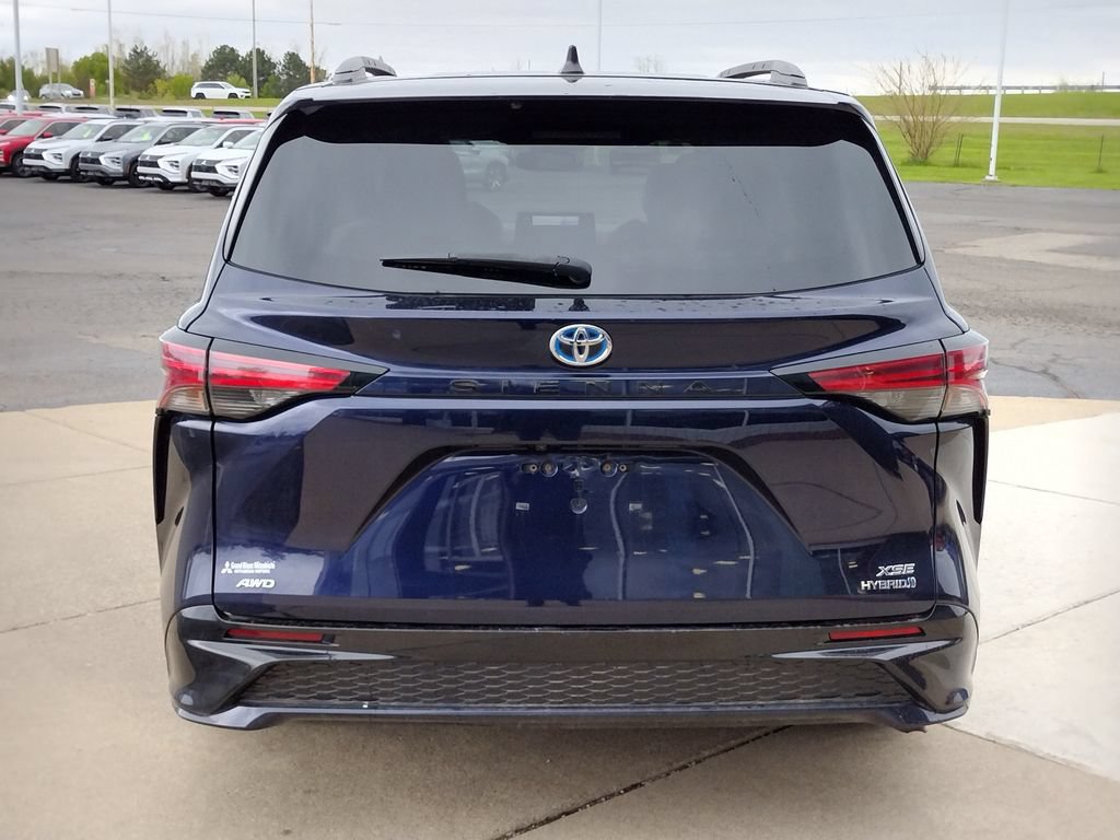 Used 2021 Toyota Sienna XSE AWD/4WD image 19