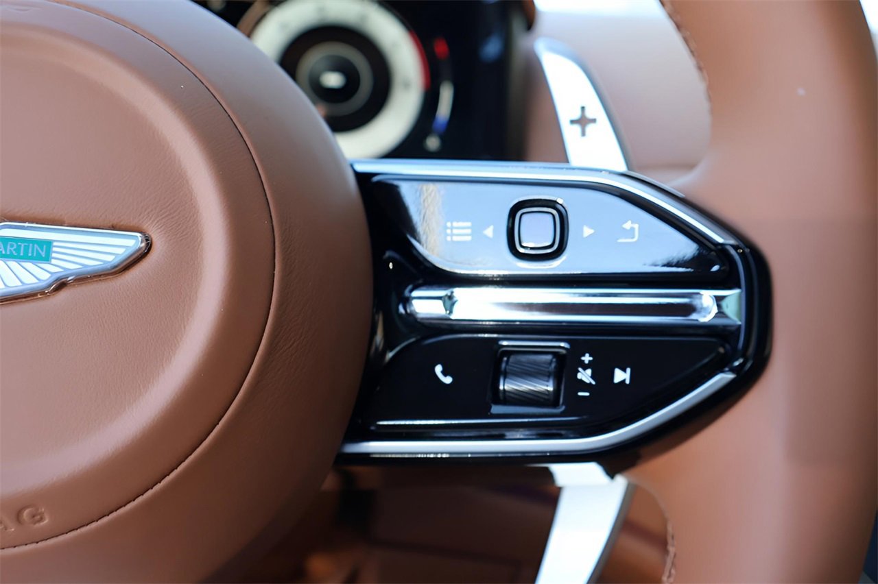 Used 2025 Aston Martin DB12 Coupe image 24