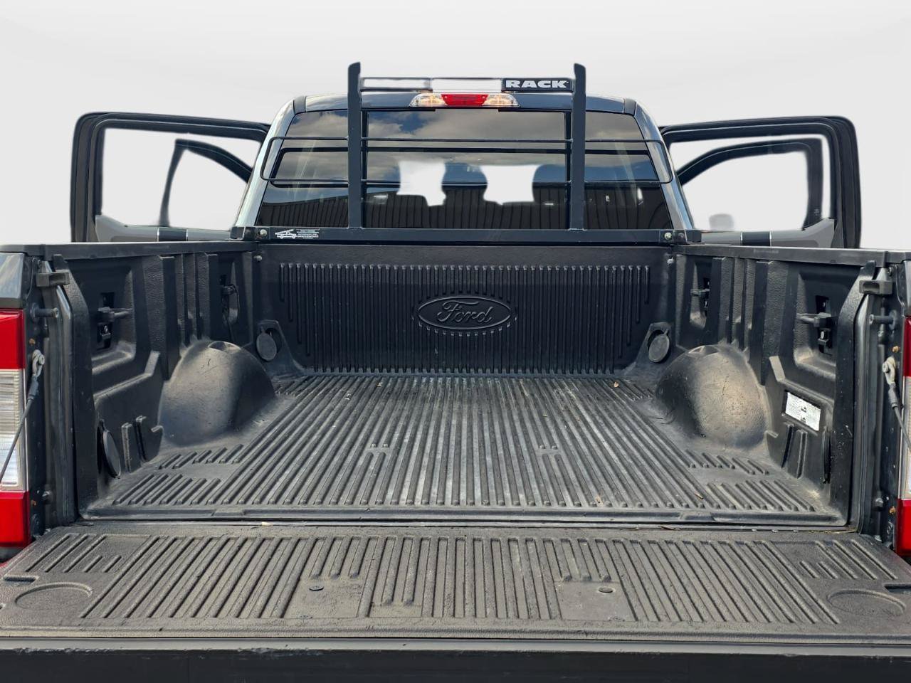 Used 2017 Ford F250 XLT w/ Camper Package AWD/4WD image 28