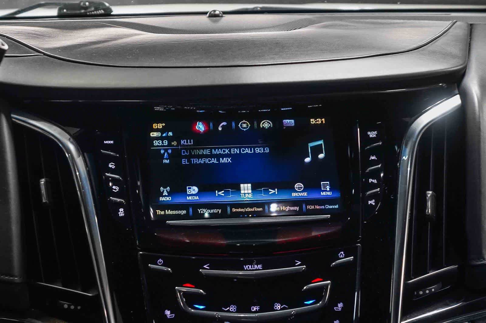 Used 2018 Cadillac Escalade ESV Platinum AWD/4WD image 14