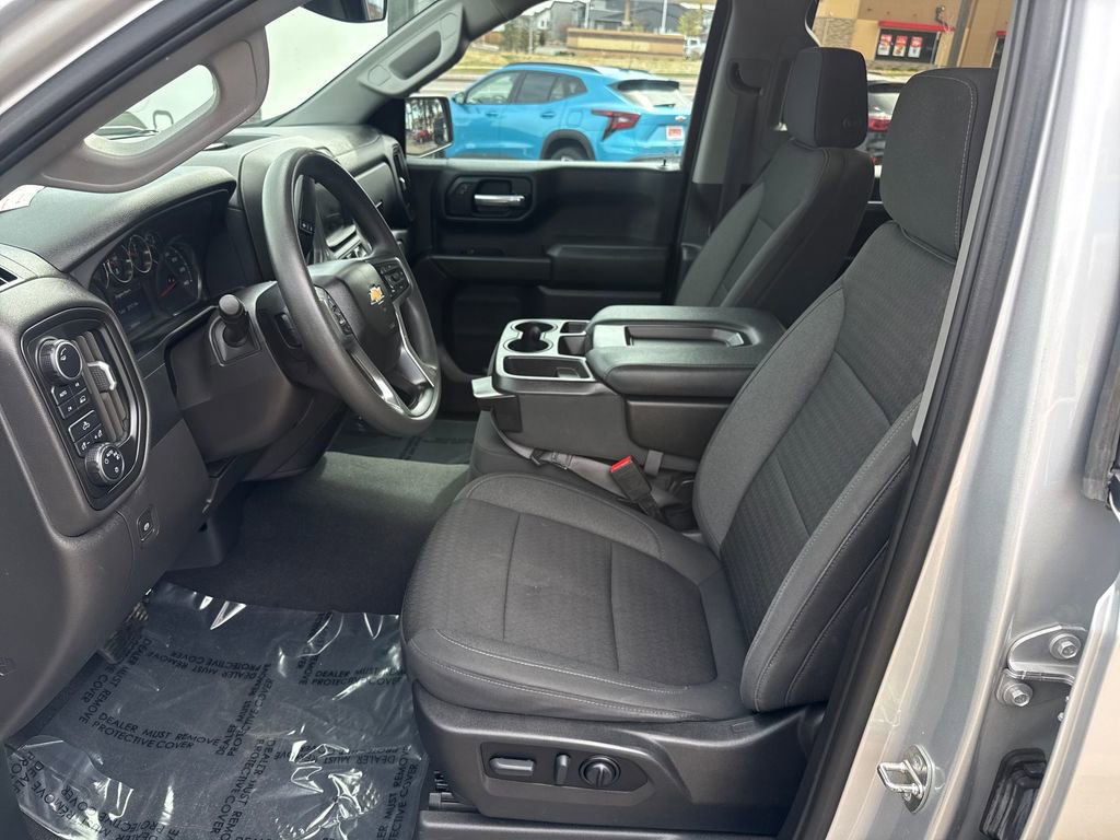 Used 2022 Chevrolet Silverado 1500 Custom w/ Safety Confidence Package AWD/4WD image 9