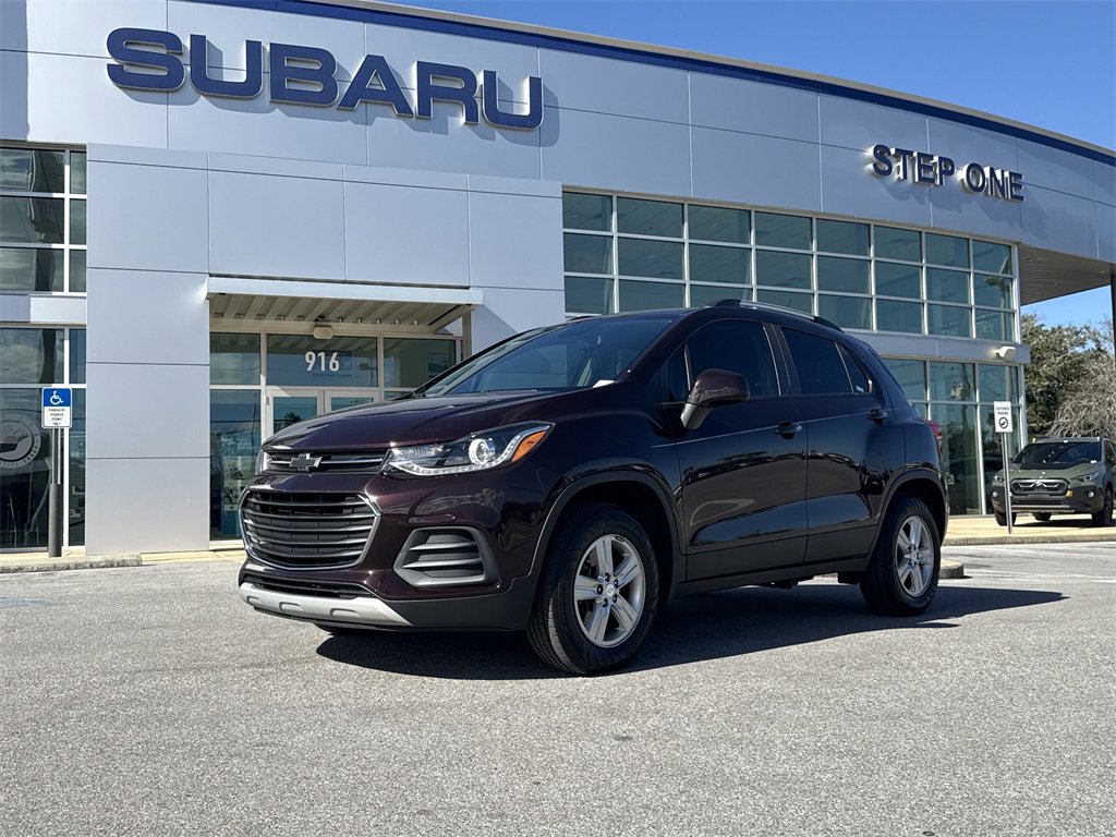 Used 2022 Chevrolet Trax LT w/ Driver Confidence Package image 2