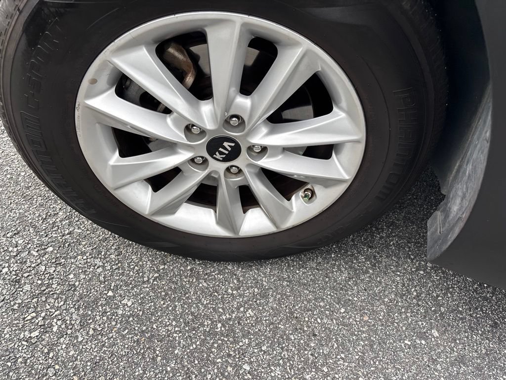 Used 2019 Kia Sorento L FWD image 4