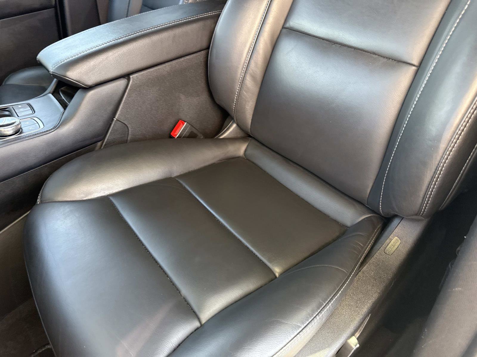 Used 2025 Cadillac XT4 Premium Luxury FWD image 21