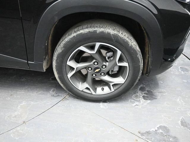 Used 2025 Chevrolet Trax LT image 16