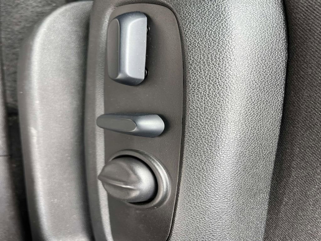 Used 2024 Chevrolet Equinox LT image 29