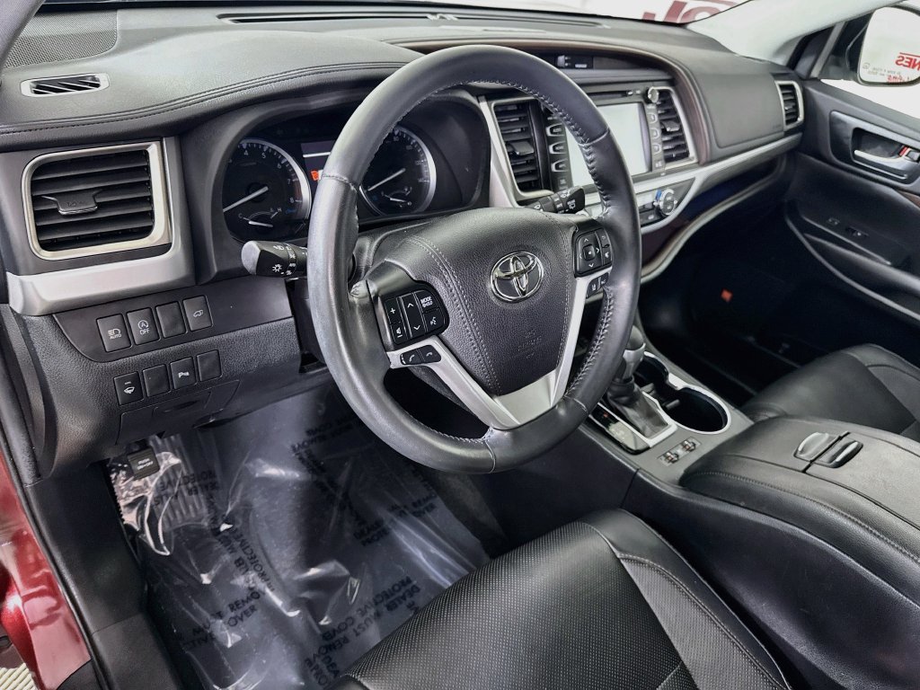 Certified 2019 Toyota Highlander Limited AWD/4WD image 21