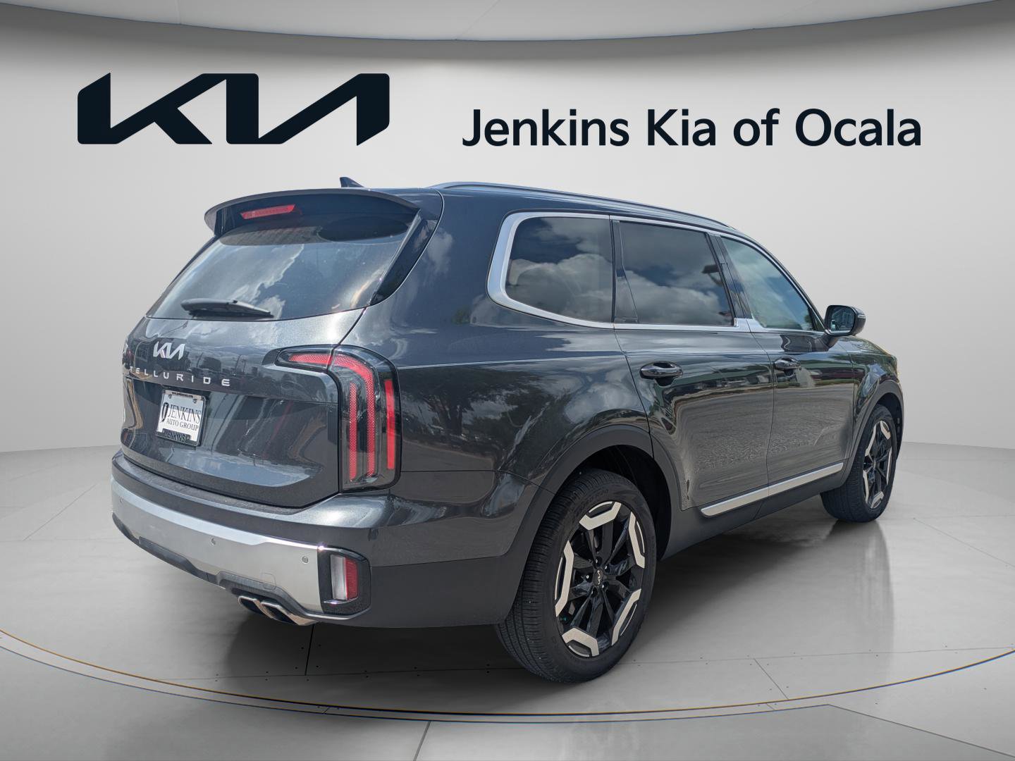 Certified 2024 Kia Telluride EX image 3