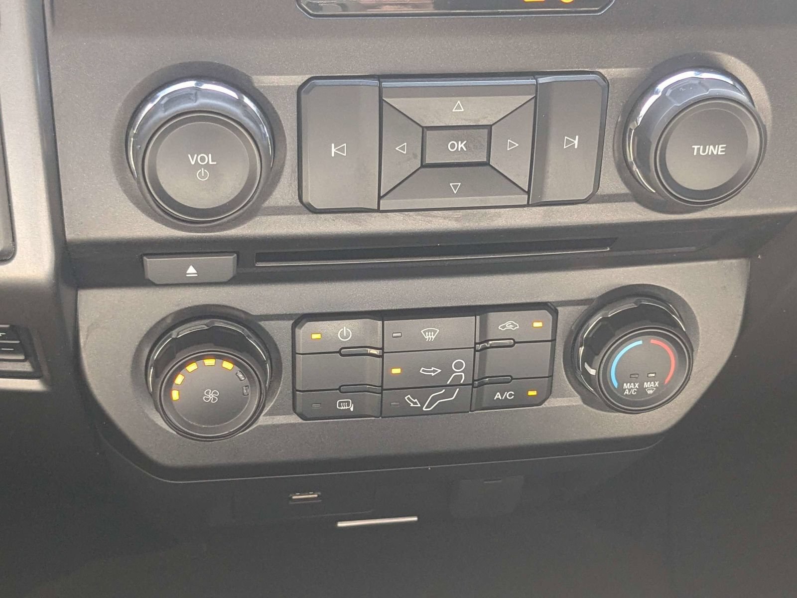 Used 2017 Ford F350 XLT w/ XLT Value Package AWD/4WD image 23