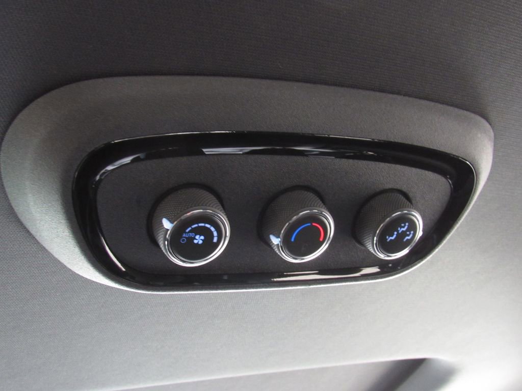 Used 2025 Dodge Durango GT image 35