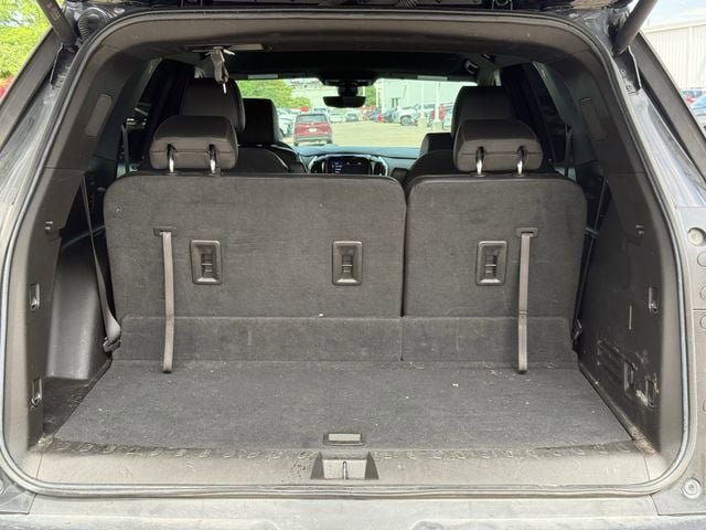Used 2022 Chevrolet Traverse RS FWD image 33
