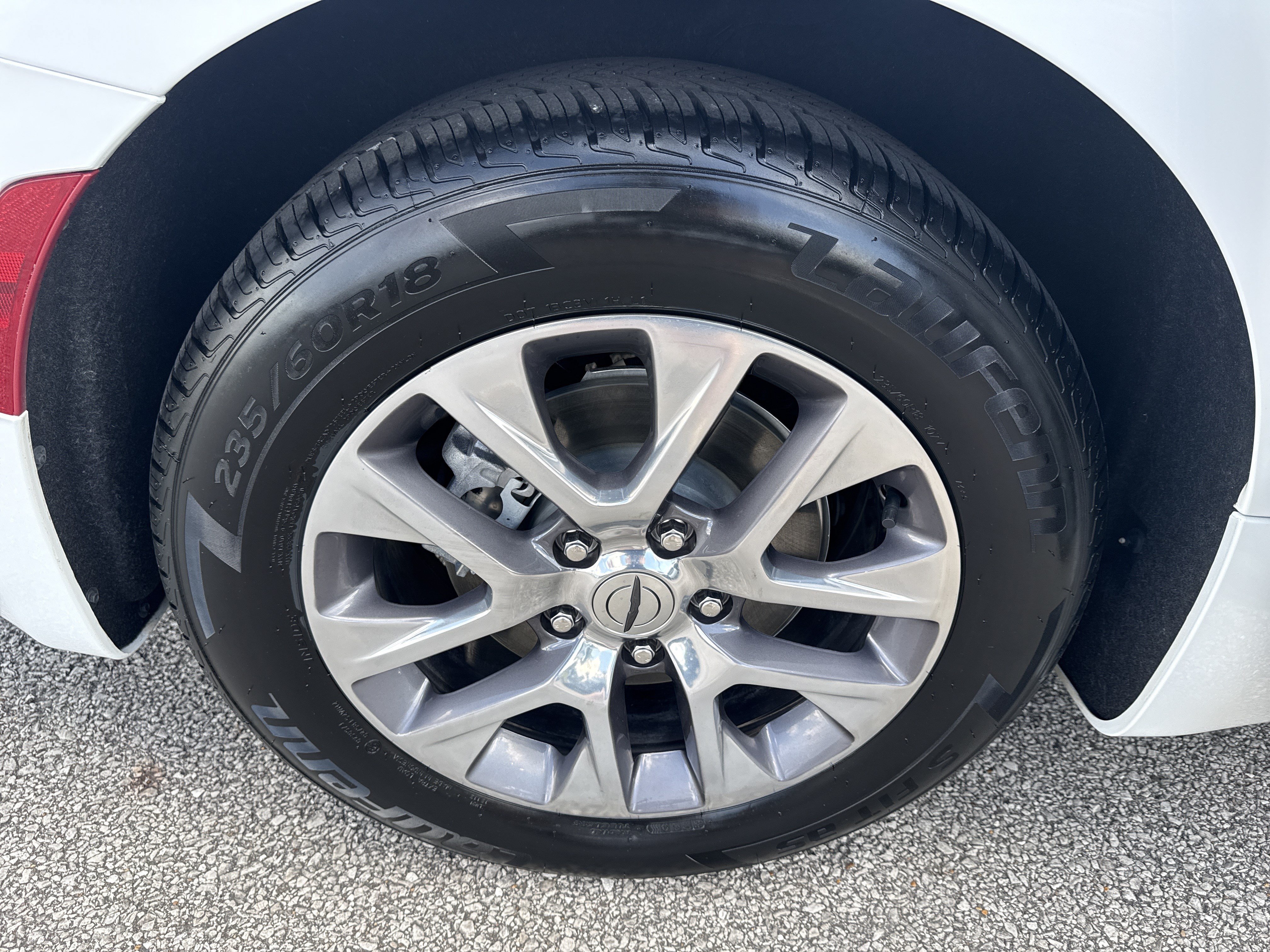 Used 2024 Chrysler Pacifica Pinnacle FWD image 18