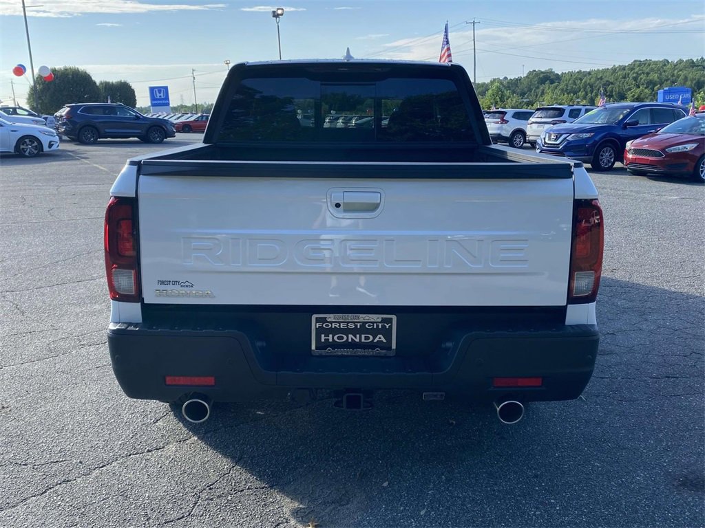 New 2025 Honda Ridgeline Black Edition image 4