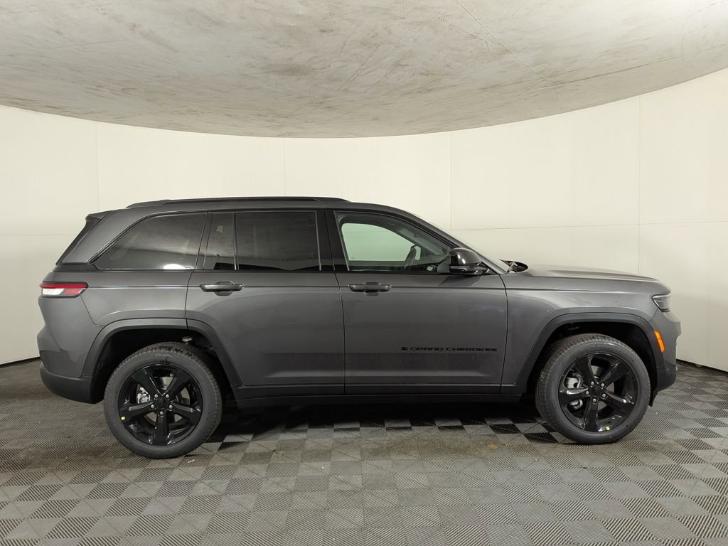 New 2025 Jeep Grand Cherokee Limited w/ Luxury Tech Group II image 6