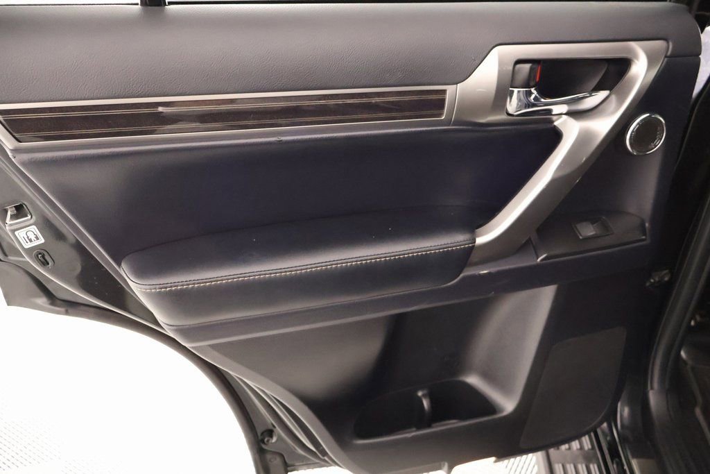 Used 2023 Lexus GX 460 Luxury w/ Sport Design Package image 20