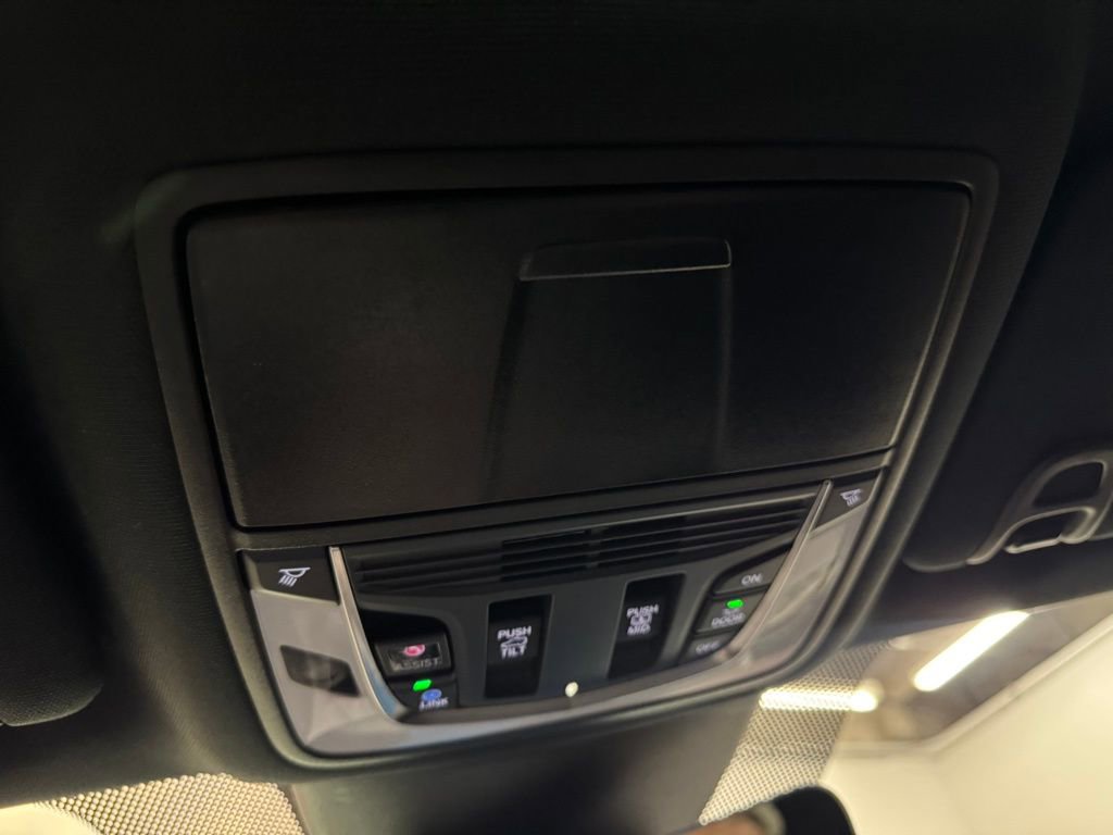 Used 2023 Acura MDX A-Spec image 33