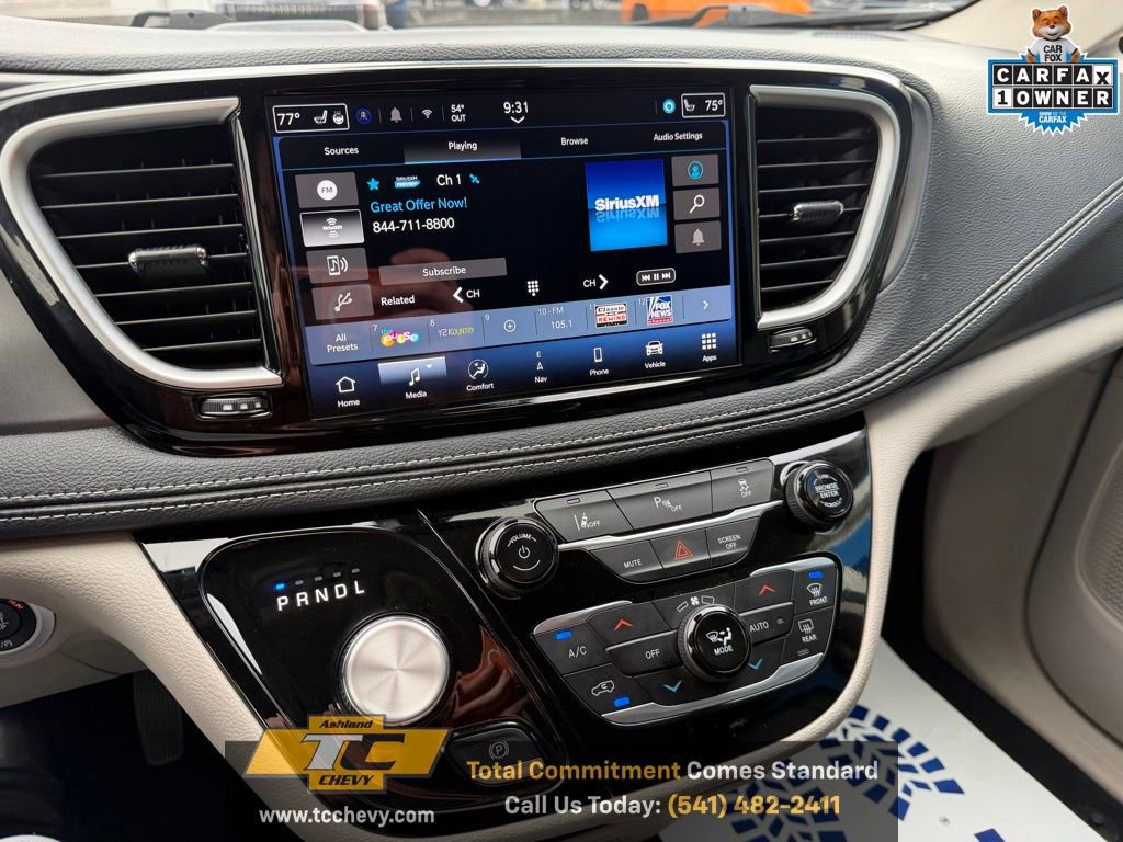 Used 2024 Chrysler Pacifica Select image 20