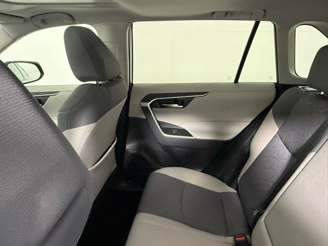 Used 2022 Toyota RAV4 XLE image 33
