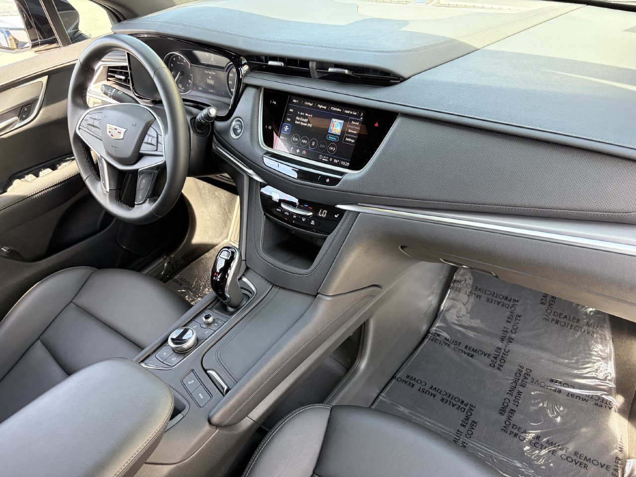 Certified 2024 Cadillac XT5 Luxury w/ LPO, Floor Liner Package FWD image 14