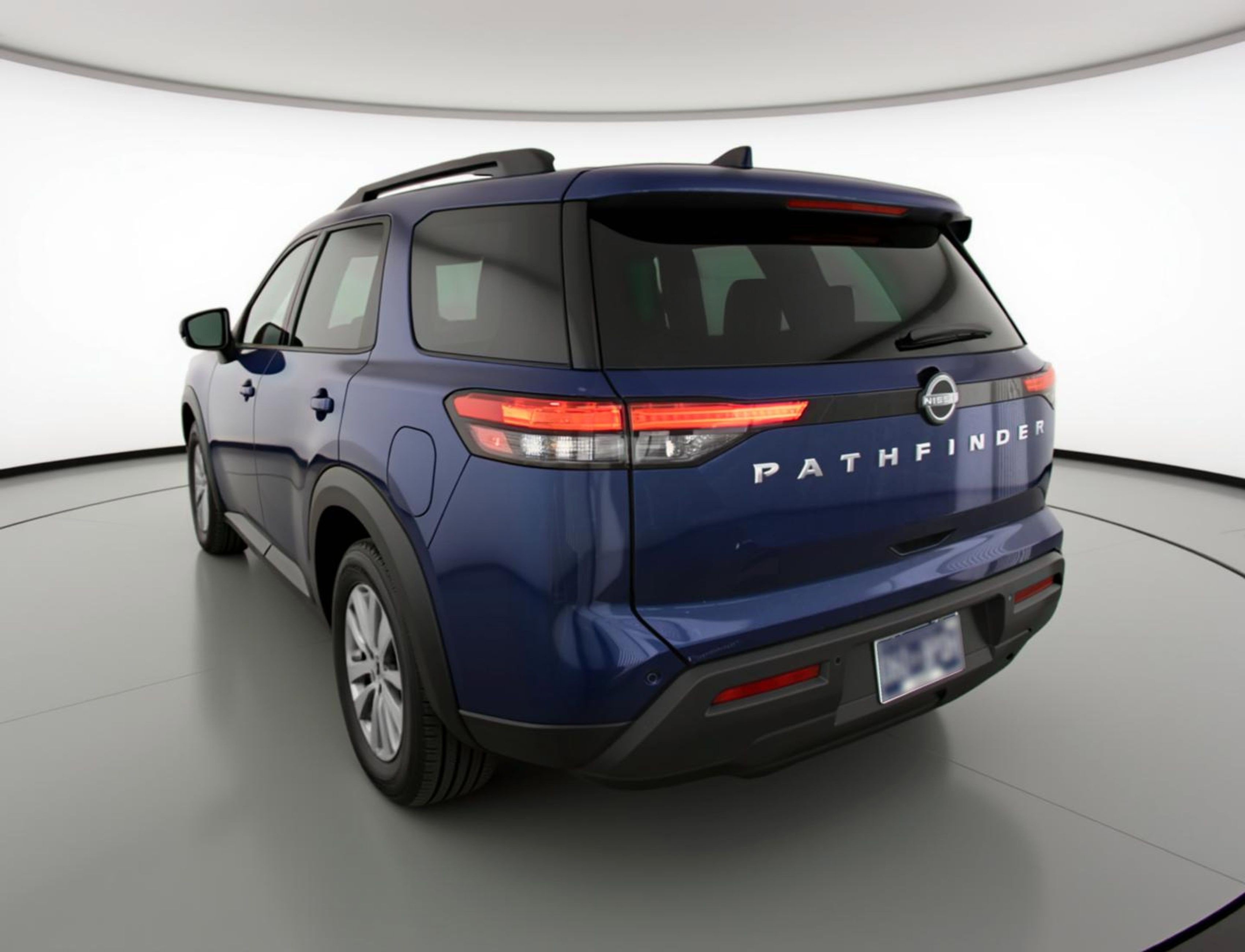 Used 2025 Nissan Pathfinder SV image 6