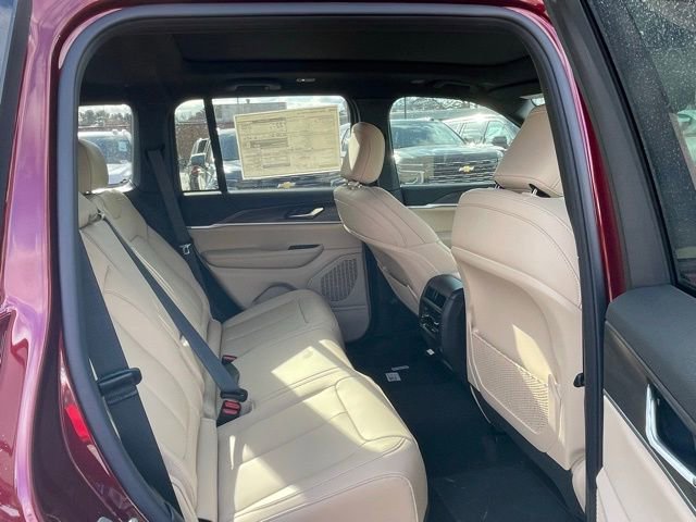 New 2025 Jeep Grand Cherokee Limited image 34