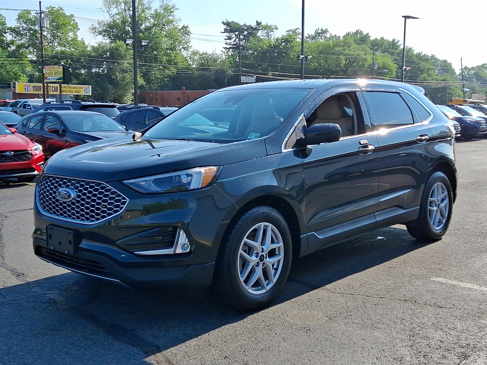 Certified 2023 Ford Edge SEL w/ Convenience Package AWD/4WD image 3
