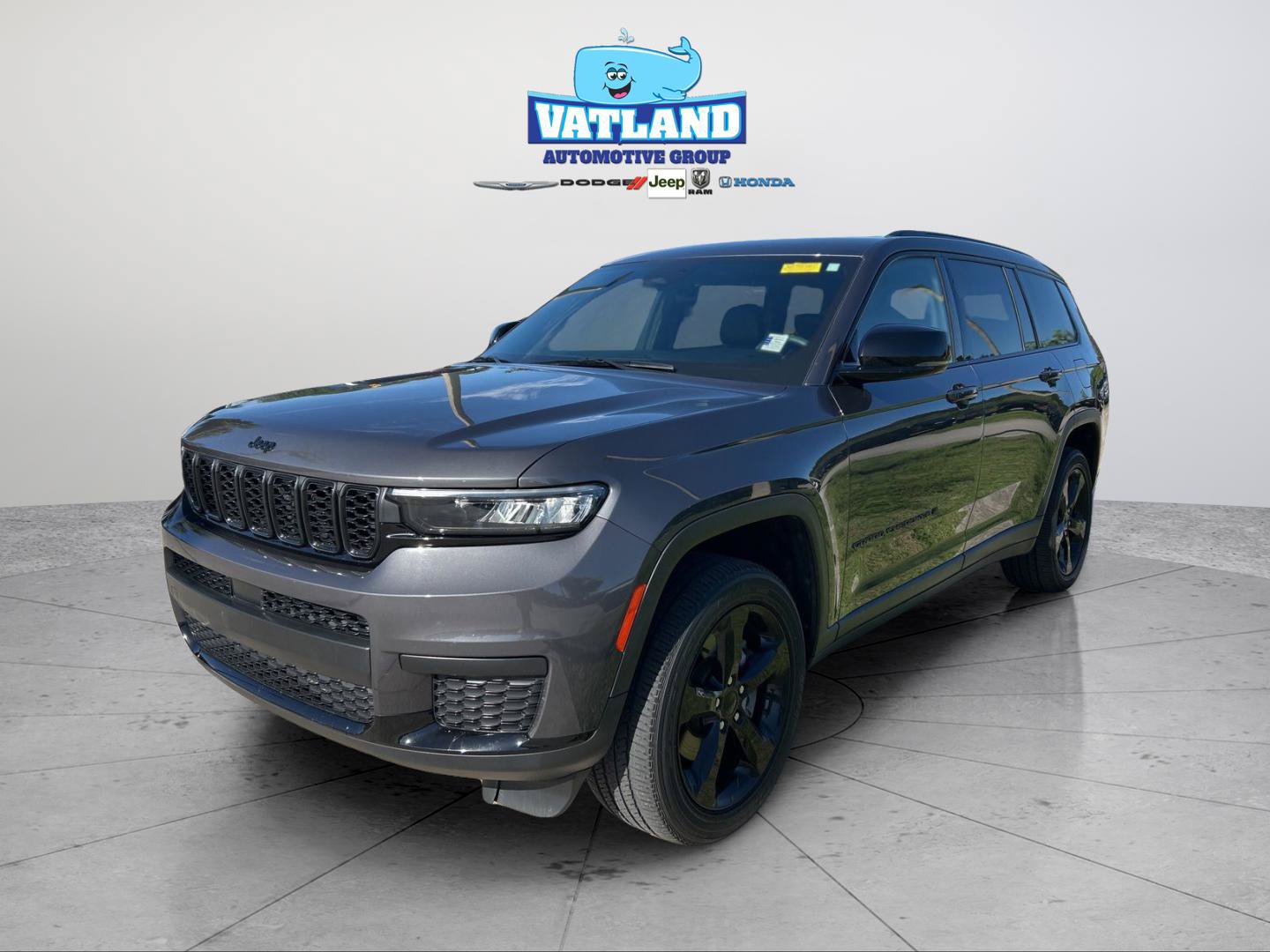 Used 2023 Jeep Grand Cherokee L Laredo AWD/4WD image 1