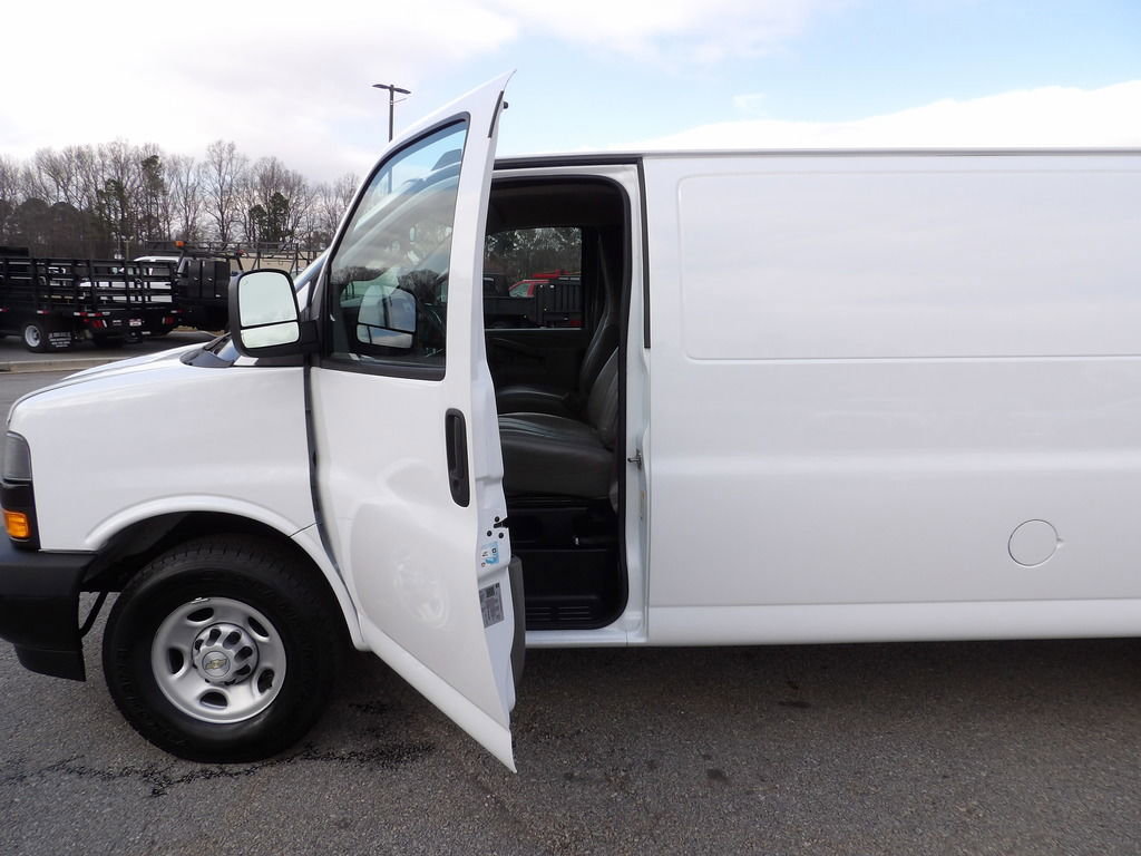 Used 2022 Chevrolet Express 2500 Extended w/ Driver Convenience Package image 13
